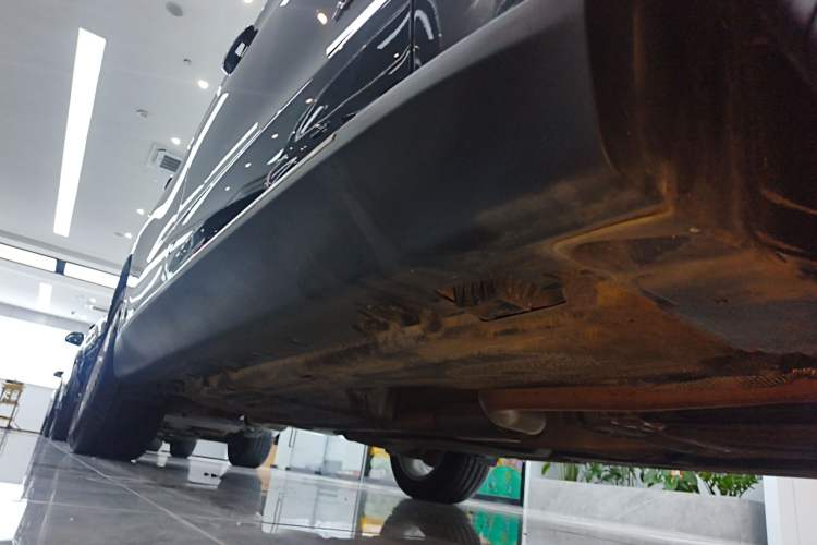 Used BMW X5 2018 xDrive28i Right Side Sill