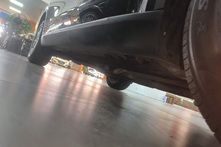 Used BMW X5 2018 xDrive35i Base Model Middle East Right Side Sill