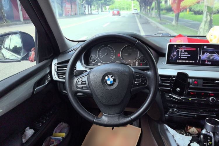 Used BMW X5 2018 xDrive35i Elegant Edition Steering Wheel