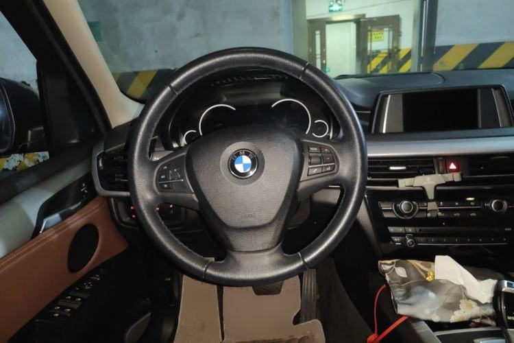 Used BMW X5 2018 xDrive35i Elegant Edition Steering Wheel