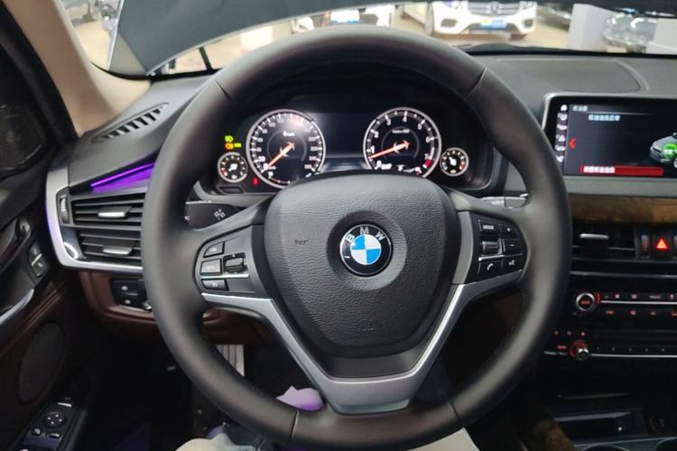 Used BMW X5 2018 xDrive35i Elegant Edition Steering Wheel