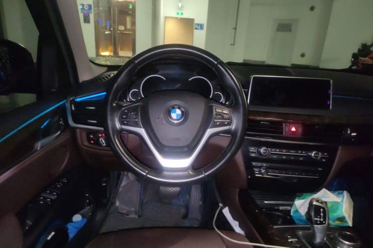 Used BMW X5 2018 xDrive35i Elegant Edition Steering Wheel