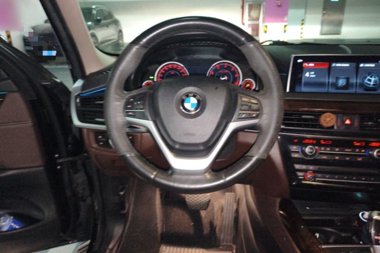 Used BMW X5 2018 xDrive35i Elegant Edition Steering Wheel