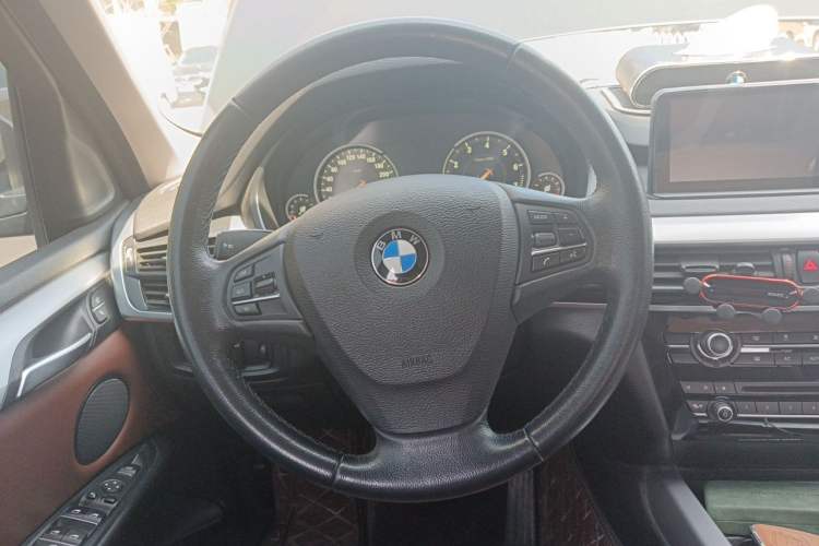 Used BMW X5 2018 xDrive35i Elegant Edition Steering Wheel