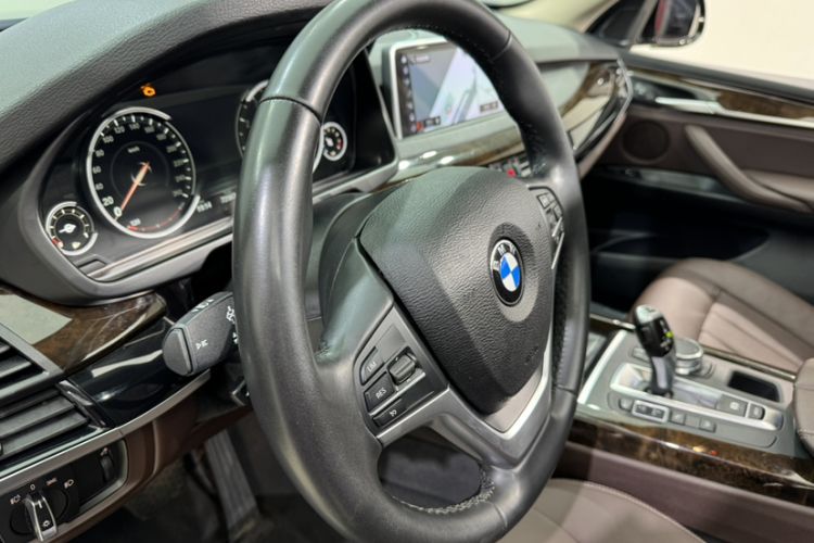 Used BMW X5 2018 xDrive35i Elegant Edition Steering Wheel