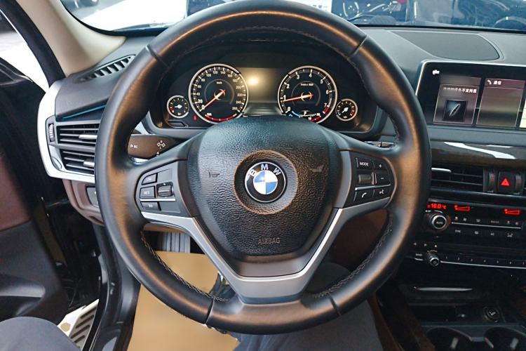 Used BMW X5 2018 xDrive28i Steering Wheel