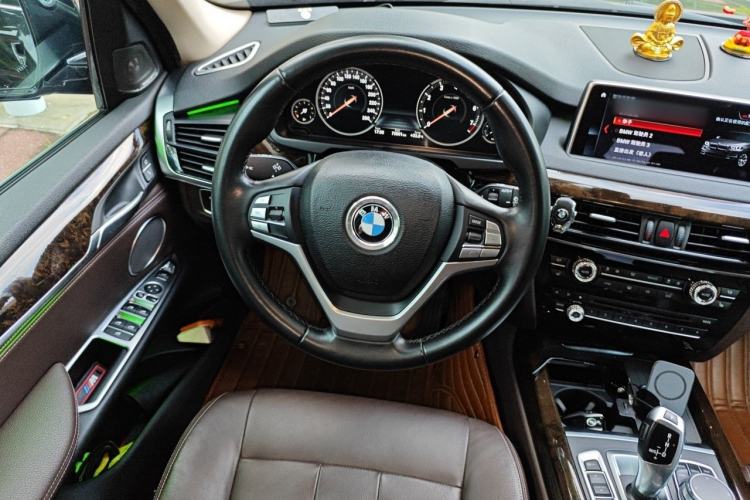 Used BMW X5 2018 xDrive28i Steering Wheel