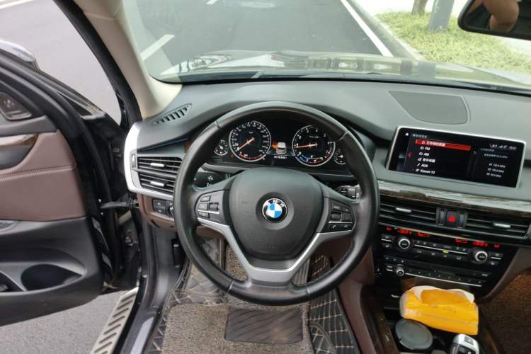 Used BMW X5 2018 xDrive28i Steering Wheel
