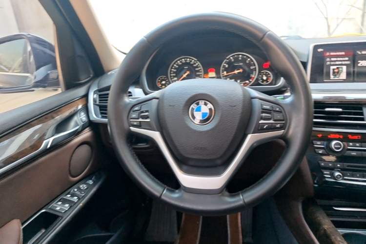 Used BMW X5 2018 xDrive28i Steering Wheel