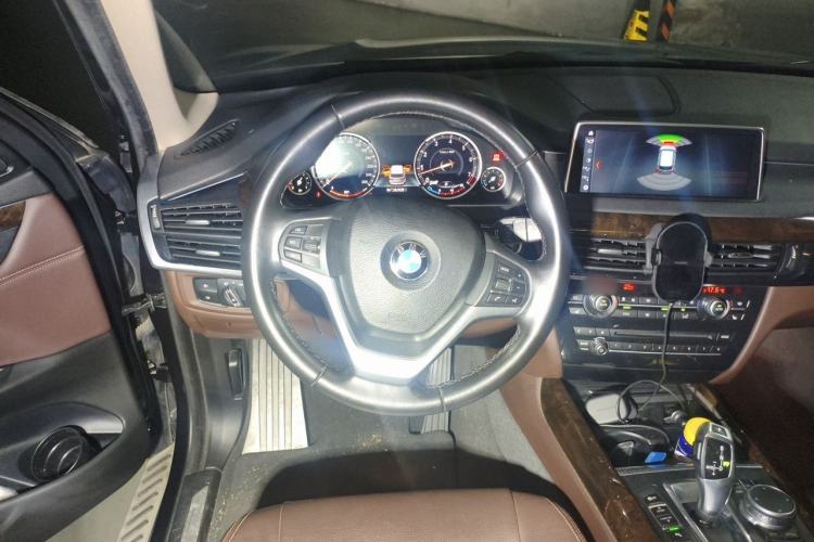 Used BMW X5 2018 xDrive35i Elegant Edition Steering Wheel