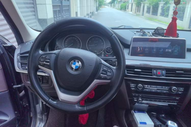 Used BMW X5 2018 xDrive28i Steering Wheel