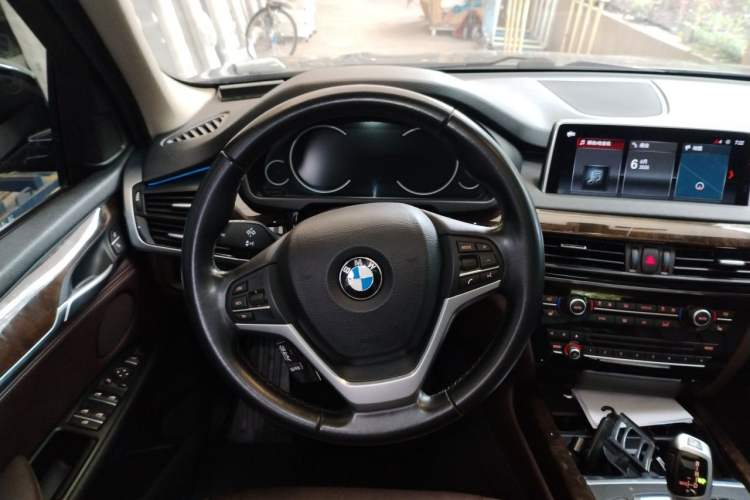Used BMW X5 2018 xDrive28i Steering Wheel