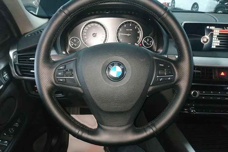 Used BMW X5 2018 xDrive35i Base Model Middle East Steering Wheel