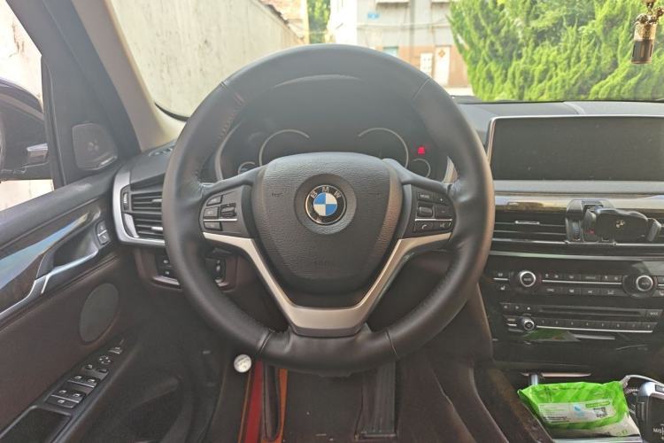 Used BMW X5 2018 xDrive28i Steering Wheel