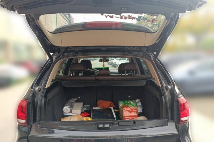 Used BMW X5 2018 xDrive28i Trunk