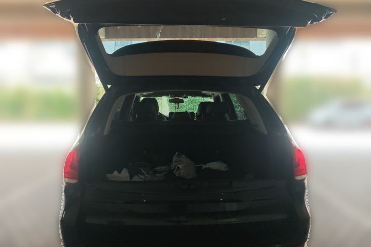 Used BMW X5 2018 xDrive28i Trunk