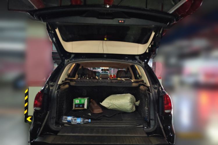 Used BMW X5 2018 xDrive28i Trunk