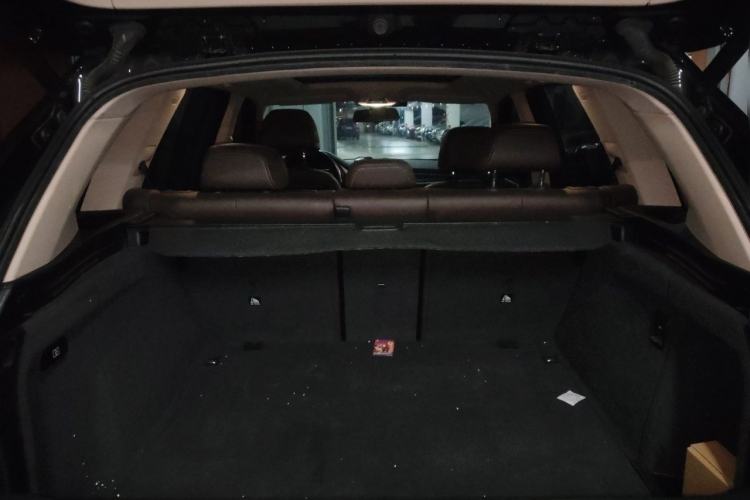 Used BMW X5 2018 xDrive28i Trunk
