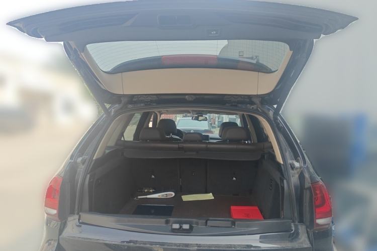 Used BMW X5 2018 xDrive28i Trunk