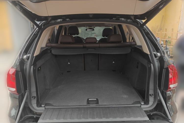 Used BMW X5 2018 xDrive28i Trunk