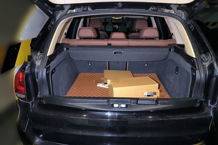 Used BMW X5  Trunk