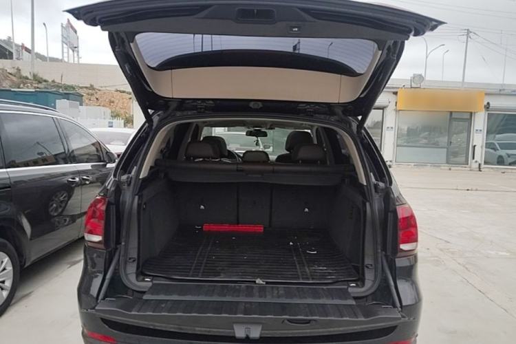 Used BMW X5 2018 xDrive28i Trunk