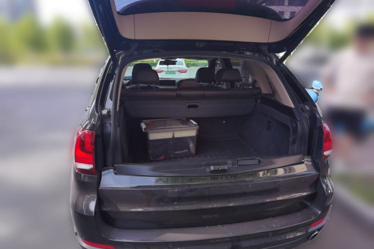 Used BMW X5 2018 xDrive28i Trunk