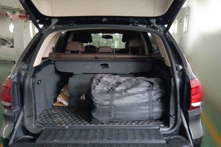 Used BMW X5 2018 xDrive28i Trunk