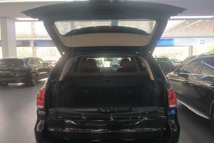 Used BMW X5 2018 xDrive35i Base Model Middle East Trunk