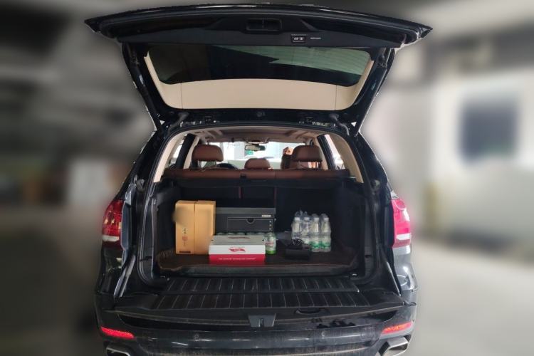 Used BMW X5  Trunk