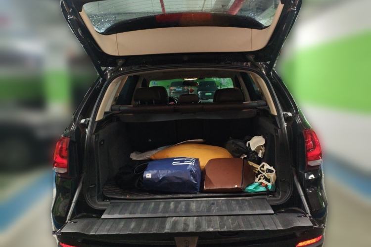 Used BMW X5 2018 xDrive28i Trunk
