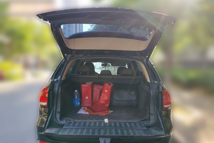 Used BMW X5 2018 xDrive28i Trunk