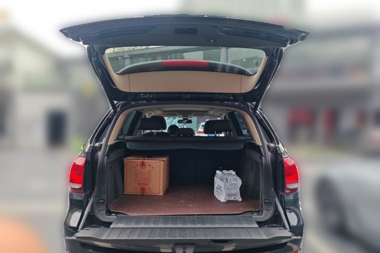 Used BMW X5 2018 xDrive28i Trunk