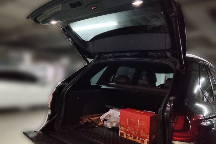 Used BMW X5 2018 xDrive35i M Sport Edition Trunk