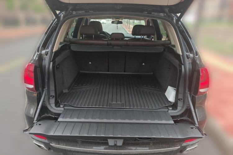 Used BMW X5 2018 xDrive35i Elegant Edition Trunk