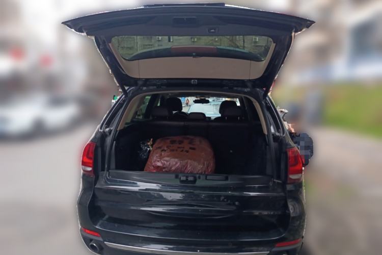Used BMW X5 2018 xDrive28i Trunk