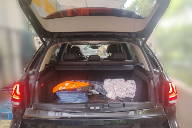 Used BMW X5 2018 xDrive28i Trunk