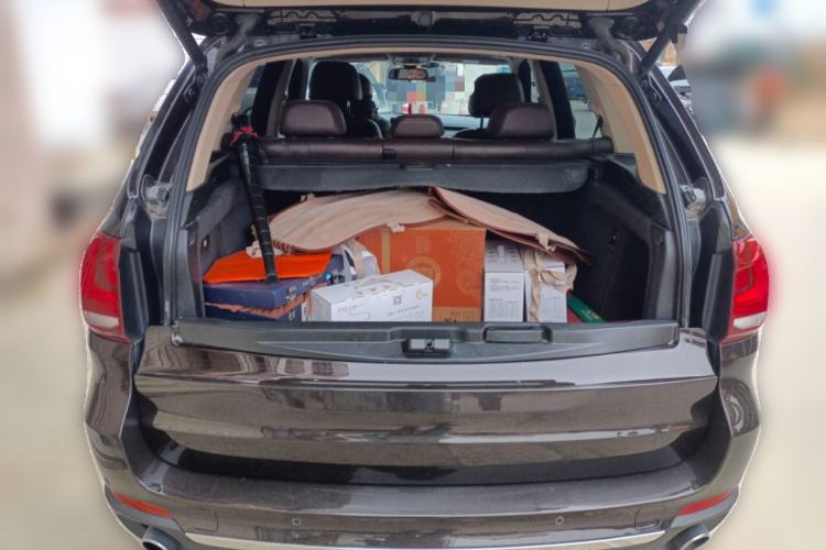Used BMW X5 2018 xDrive28i Trunk
