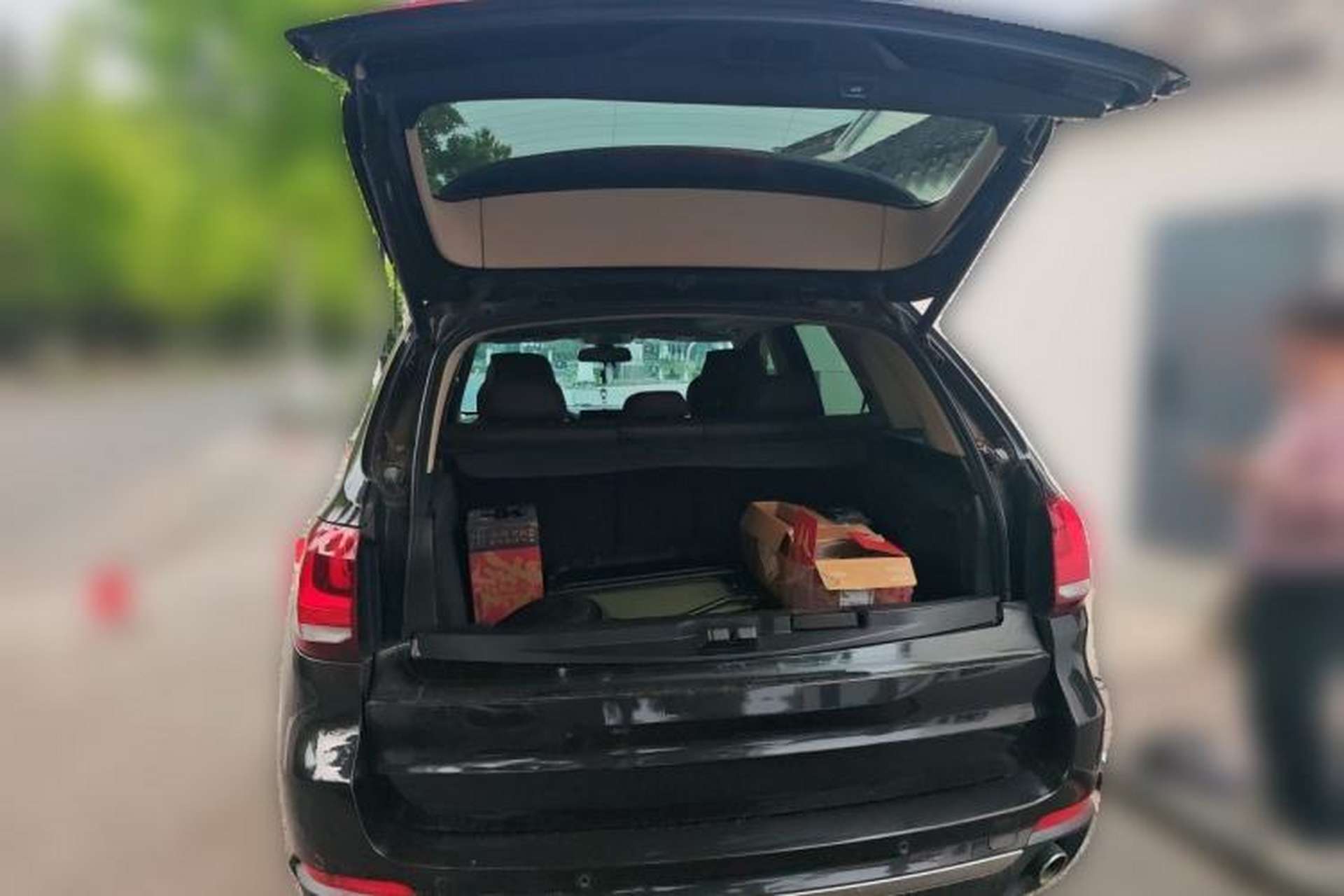 Used BMW X5 2018 xDrive28i Trunk