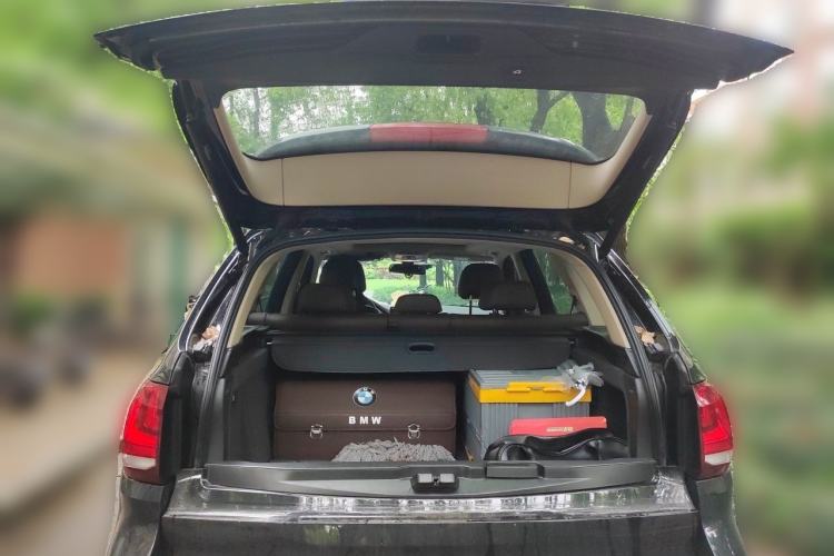 Used BMW X5 2018 xDrive28i Trunk