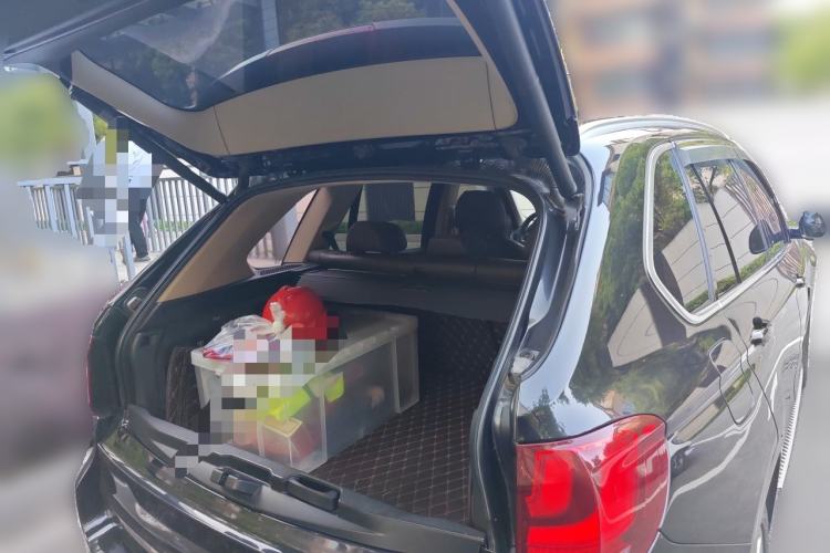 Used BMW X5 2018 xDrive28i Trunk