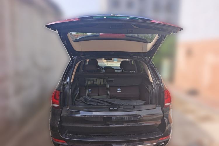 Used BMW X5 2018 xDrive28i Trunk