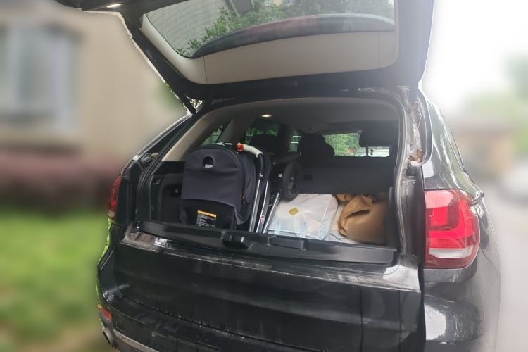 Used BMW X5 2018 xDrive28i Trunk