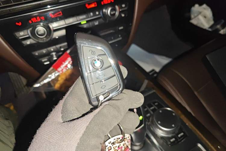 Used BMW X5 2018 xDrive28i Vehicle Key