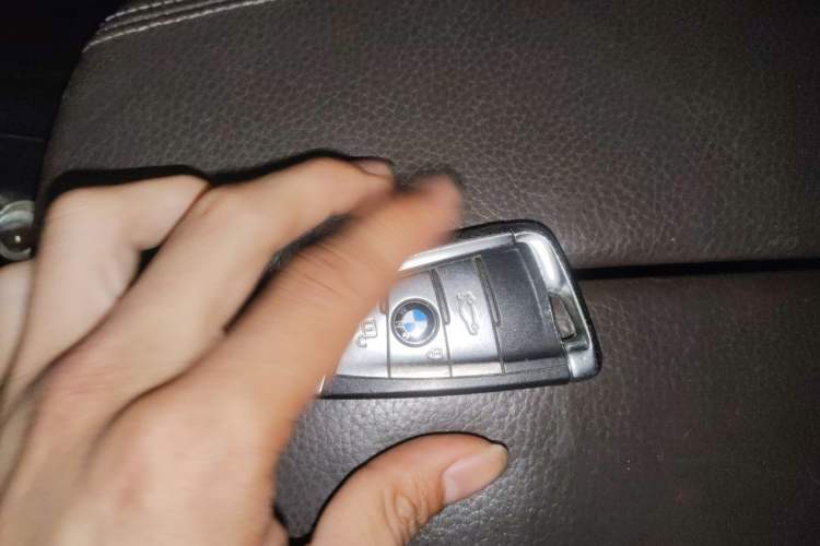 Used BMW X5 2018 xDrive28i Vehicle Key