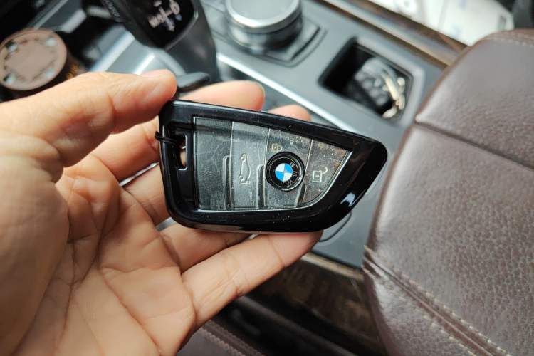 Used BMW X5 2018 xDrive28i Vehicle Key