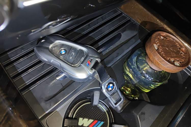 Used BMW X5 2018 xDrive28i Vehicle Key