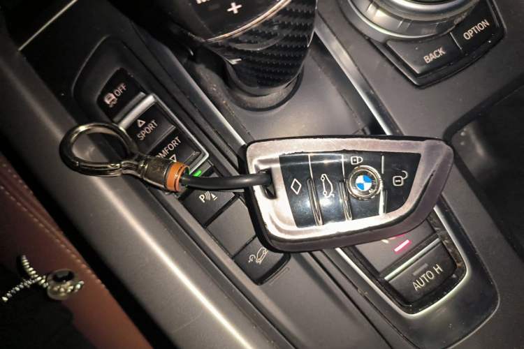 Used BMW X5  Vehicle Key