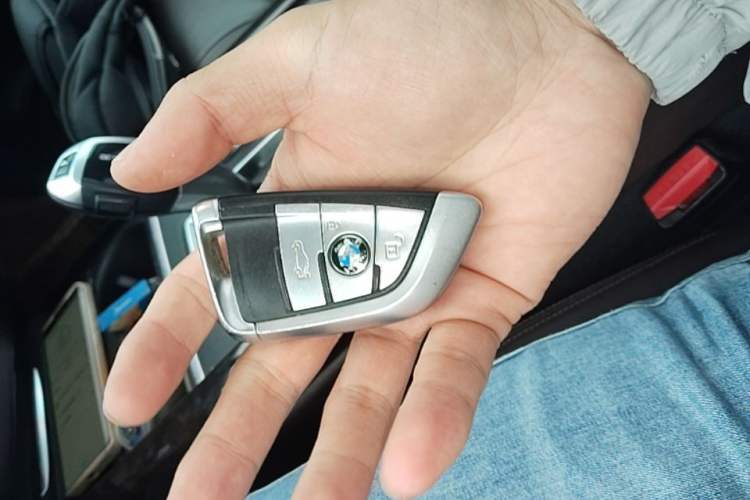 Used BMW X5 2018 xDrive28i Vehicle Key