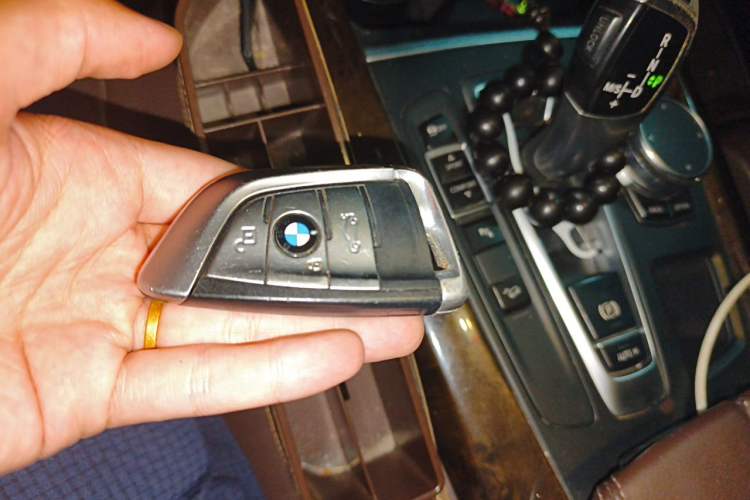 Used BMW X5 2018 xDrive28i Vehicle Key